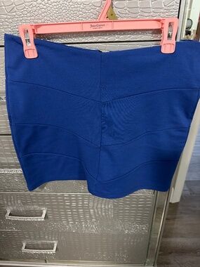 Beautiful mini skirt by B Jewel